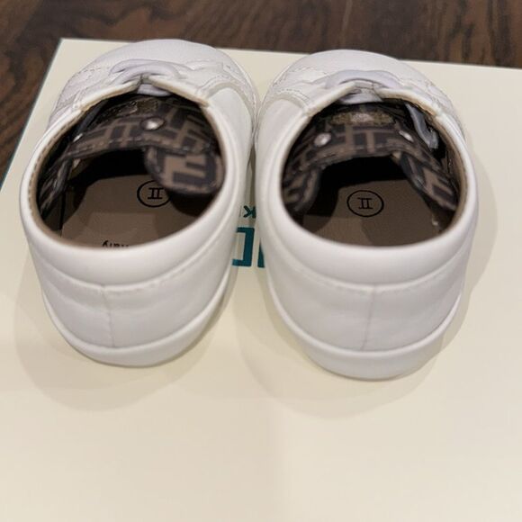 FENDI BABY LOGO LACE CRIB SHOE WITH FF DETAIL 2C - Picture 6 of 10